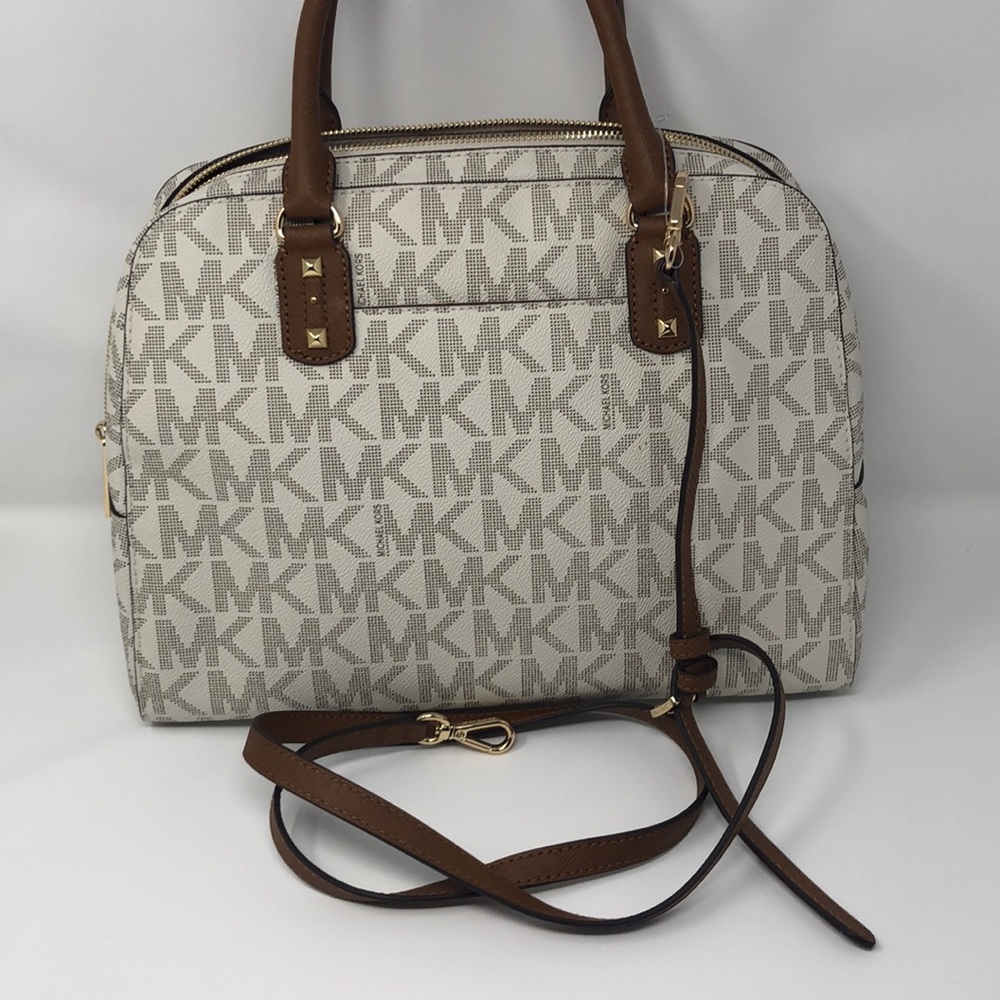 M - Picture 8 of 8
